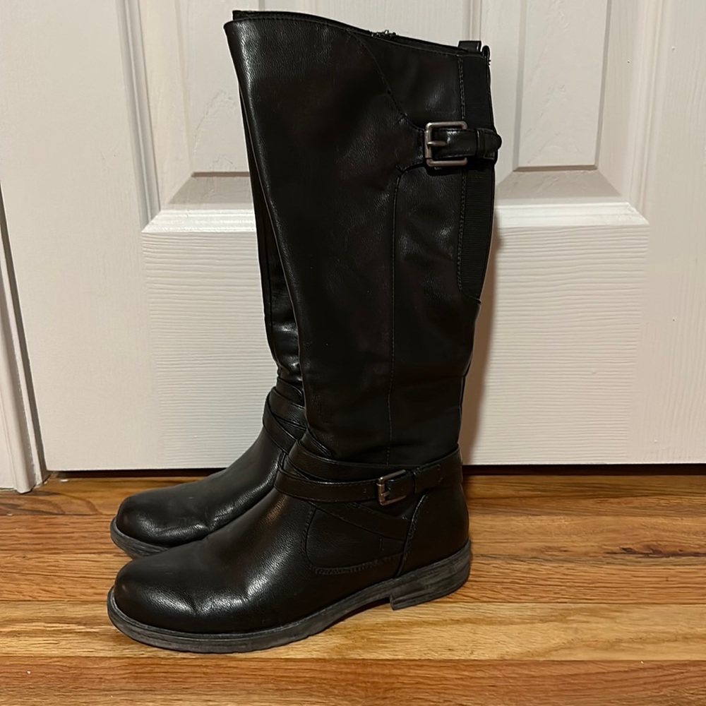 Baretraps Black leather boots